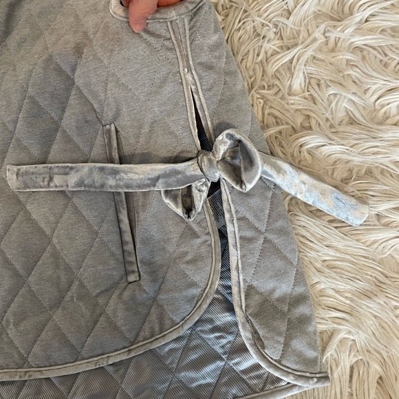 Banana Republic | Quilted Vest | Velvet Bow Detail & Trim - Picture 14 of 14